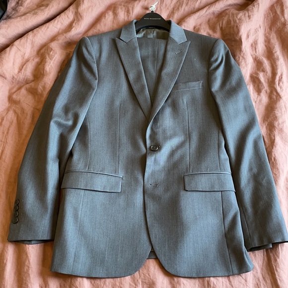 Gray, slim fit, Egara suit - Picture 1 of 9